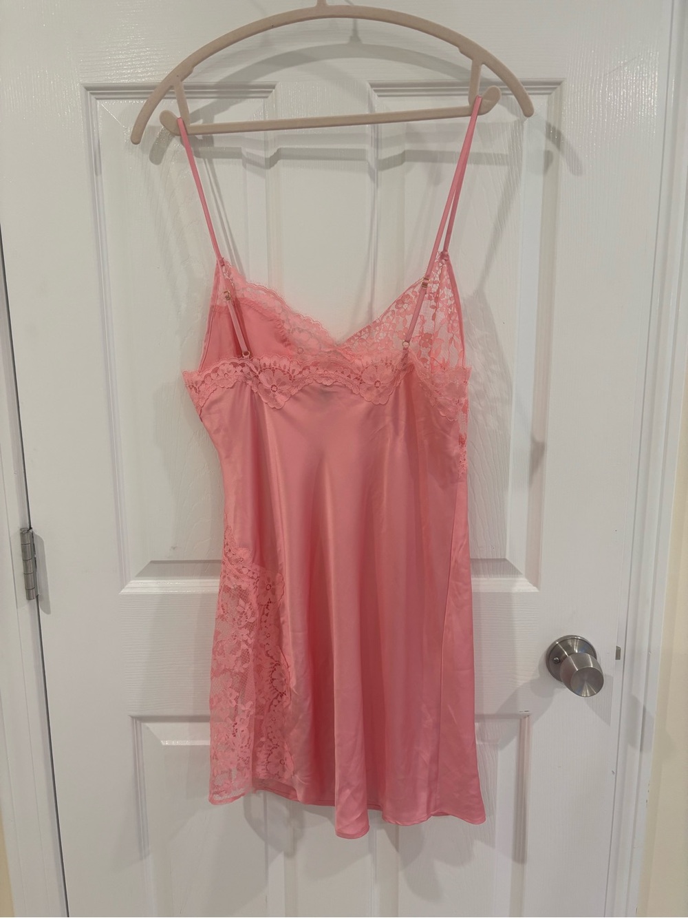 Victoria’s Secret Lace Slip M - Picture 2 of 5